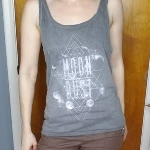 Swell oversized gray moon graphic tank top